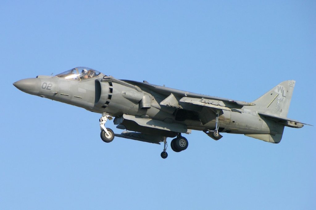 کشورهای دارنده جنگندههای ناونشین برتر_آفتاب شرق 36 جنگنده AV-8B Harrier II