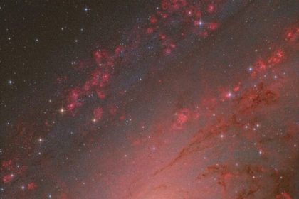 تصاویر شگفت انگیز مسابقه عکاسی نجومی 2025 را ببینید + گالری_آفتاب شرق 6 تصویر نجومی با عنوان «هسته آندرومدا»