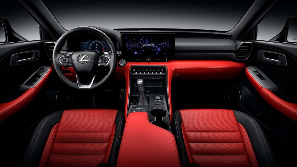 سومین فیسلیفت لکسوس IS معارفه شد؛ ترفندهای تازه برای یک جنگجو سالخورده_آفتاب شرق 7 کابین