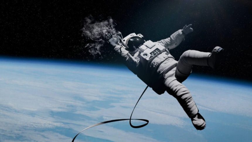 خواست پول برای خرید اکسیژن در فضا!_آفتاب شرق 1 فضانورد گرفتار در فضا