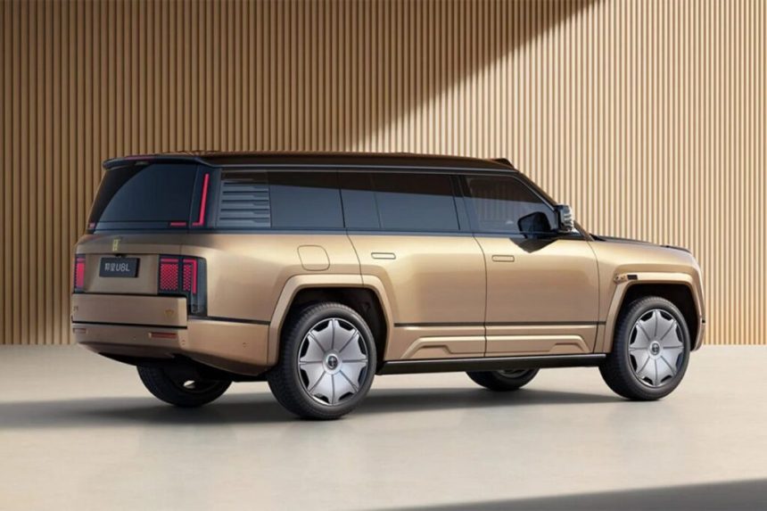 بی وای دی یانگ وانگ U8L با بیشتر از ۱۱۰۰ اسببخار قوت داخل بازار شد_آفتاب شرق 3 یانگ وانگ U8L