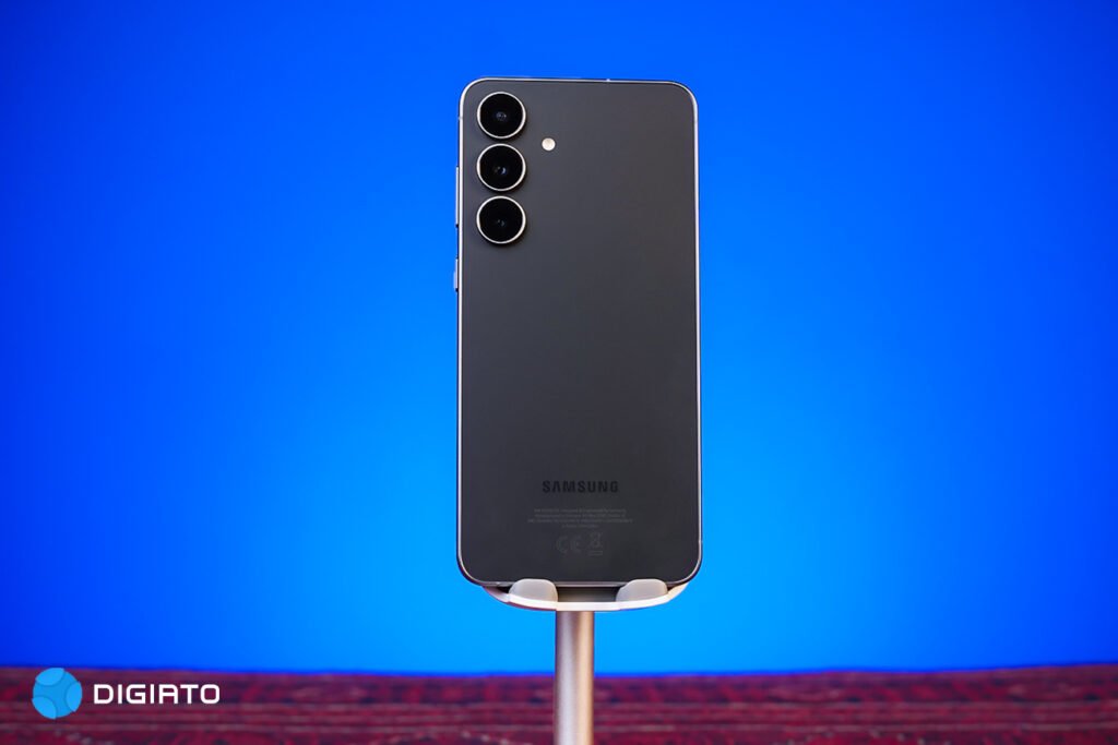 بازدید گلکسی S25 FE؛ پرچمدار اقتصادی سامسونگ با فرمول درست_آفتاب شرق 34 1758160531 641 بازدید گلکسی S25 FE؛ پرچمدار اقتصادی سامسونگ با فرمول درست آفتاب