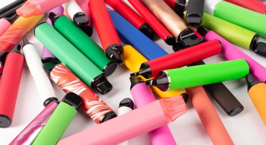 خلاقیت در بازیافت؛ مهندس رومانیایی یک ویپ یکبارمصرف را به وب سرور تبدیل کرد