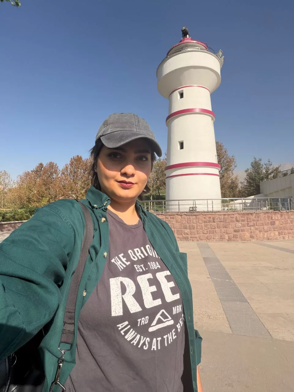 درمورد این گوشی سریع قضاوت نکنید آفتاب شرق.webp