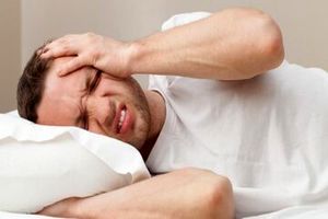 چرا با سردرد از خواب بیدار می‌شویم؟