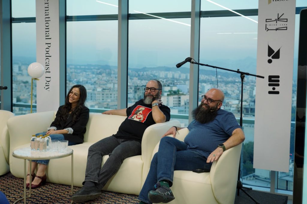 پادکست فارسی از چالشهای دوران بلوغ خود میگوید_آفتاب شرق 22 1759488653 26 پادکست فارسی از چالشهای دوران بلوغ خود میگوید آفتاب شرق