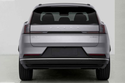 ولوو XC70 پلاگین هیبریدی با قیمت ۳۷۱۰۰ دلار در چین اراعه شد_آفتاب شرق 12 ولوو XC70 پلاگین هیبرید