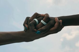 Oura نسخه‌های رنگی نسل چهارم حلقه هوشمند خود را معرفی کرد