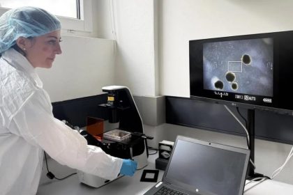 کامپیوتر با سلول‌های زنده