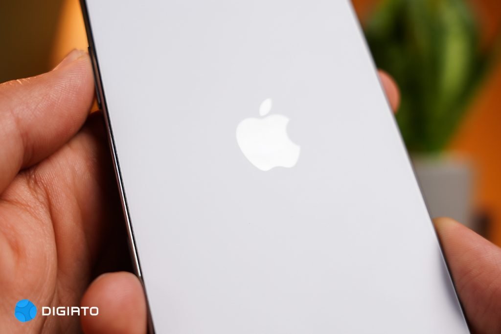 درمورد این گوشی سریع قضاوت نکنید_آفتاب شرق 47 1759978315 652 درمورد این گوشی سریع قضاوت نکنید آفتاب شرق