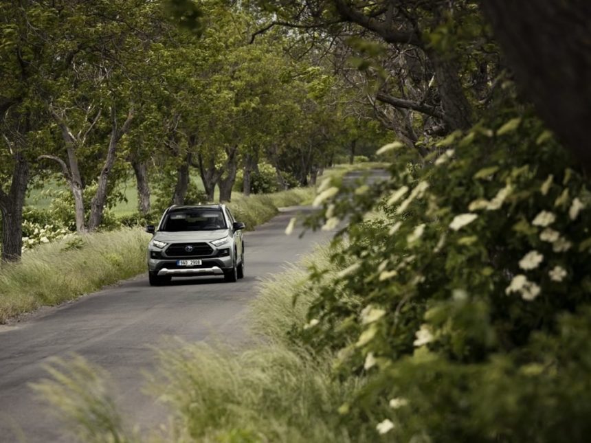 پیش فروش تویوتا راو ۴