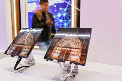 گوشی تاشو سه‌تکه سامسونگ احتمالاً در بازارهای جهانی عرضه می‌شود