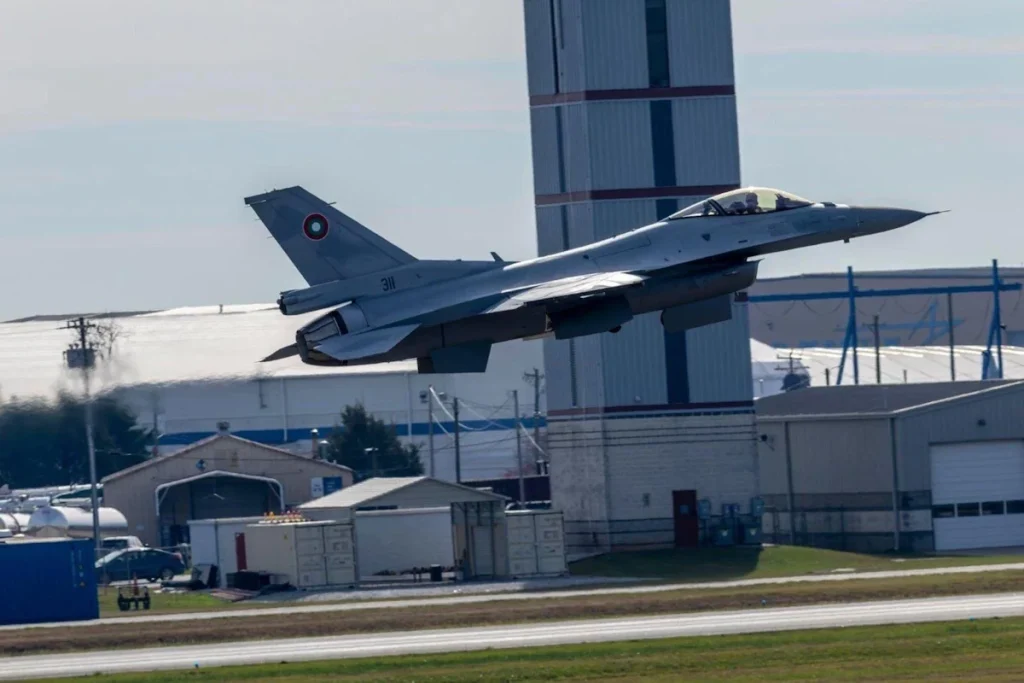 جنگنده F-16 Fighting Falcon