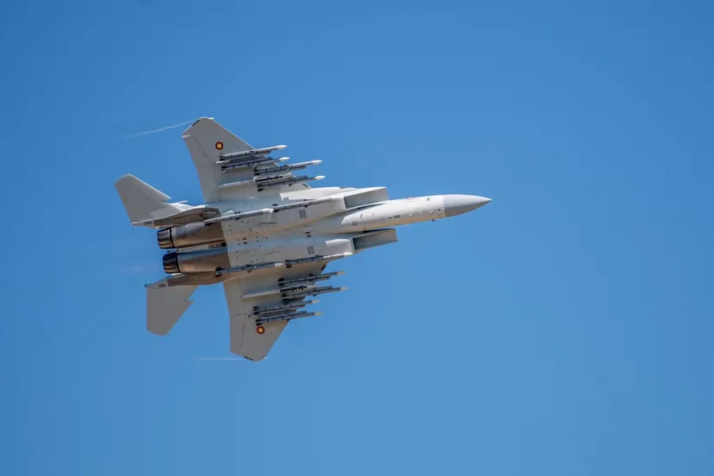 چه کشورهایی از آمریکا جنگنده میخرند؟_آفتاب شرق 22 جنگنده F-15 Eagle