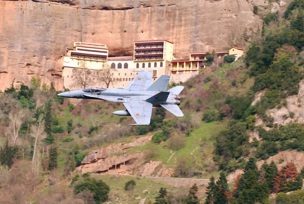 چه کشورهایی از آمریکا جنگنده میخرند؟_آفتاب شرق 25 جنگنده F/A‑18 Hornet