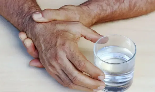 ۳ علت مهم ابتلا به پارکینسون را بشناسیم_آفتاب شرق 1 ۳ دلیل اصلی ابتلا به پارکینسون را بشناسیم