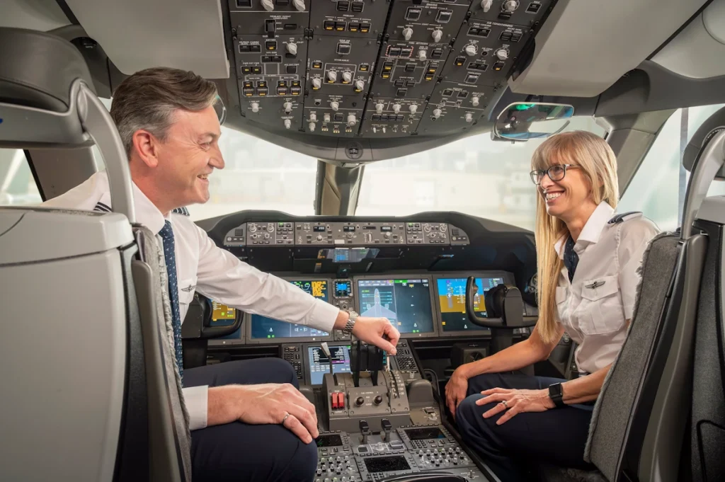 حقوق خلبان جنگنده در کشورهای مختلف_آفتاب شرق 22 خلبان هواپیمای مسافربری