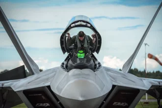 حقوق خلبان جنگنده در کشورهای مختلف_آفتاب شرق 7 خلبان جنگنده