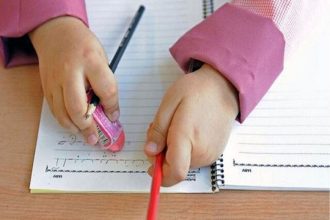 مشق های طولانی؛ کابوس دانش آموزان کی تمام می‌شود؟/ ویدئو