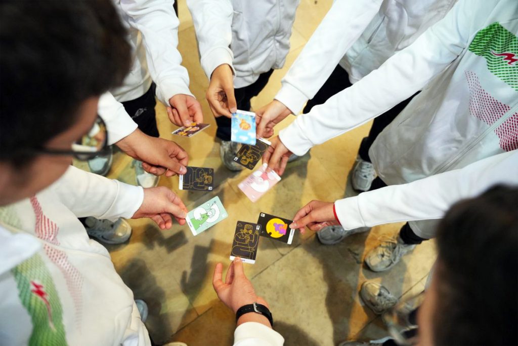 1760793994 981 بانک پاسارگاد از دانش‌آموزان مدال‌آور جهانی تشکر کرد آفتاب شرق