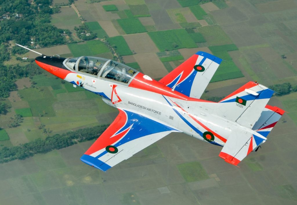 جنگنده Hongdu JL-8