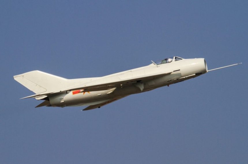 جنگنده Shenyang J-6