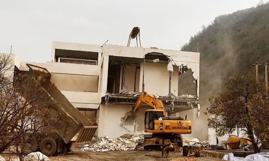 محل تخریب ۶۴ ویلای مجلل غیرمجاز به باغ مرکبات تبدیل شد/ ویدئو