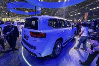 نسل تازه تویوتا لندکروزر و تویوتا پرادو در نمایشگاه ماشین اصفهان ۱۴۰۴ رونمایی شدند_آفتاب شرق 9 تویوتا لندکروزر