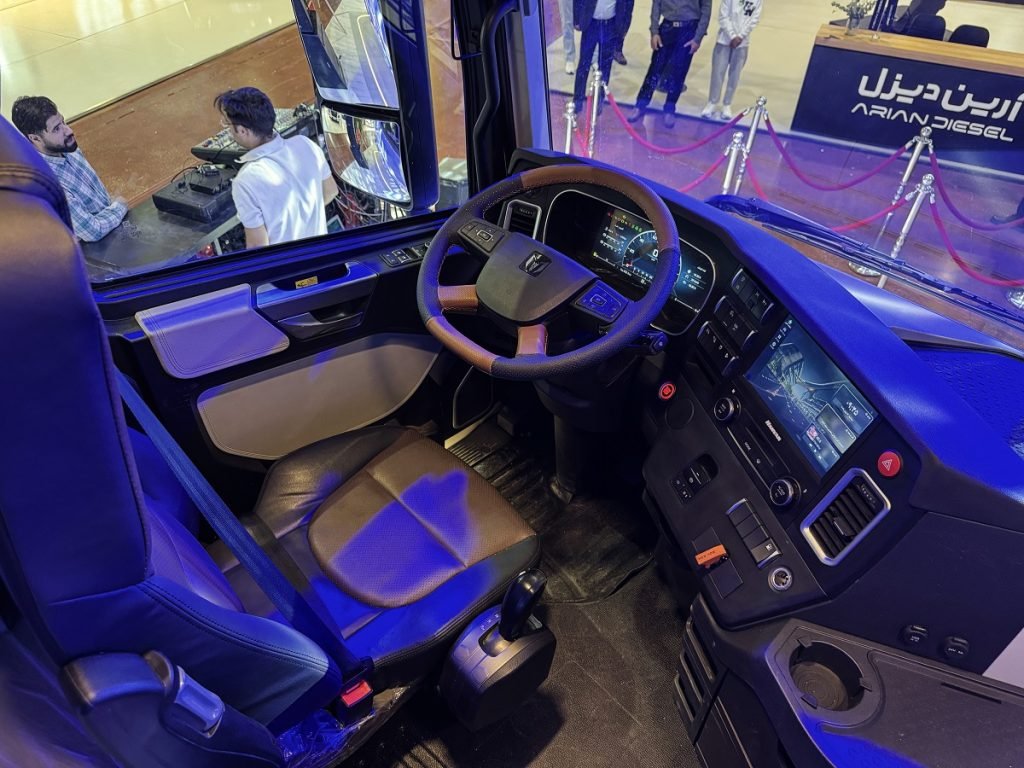 کشنده T-MARK آفتاب دیزل در نمایشگاه ماشین اصفهان ۱۴۰۴ رونمایی شد_آفتاب شرق 4 نمایشگاه خودرو اصفهان