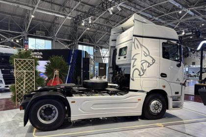 کشنده T-MARK آفتاب دیزل در نمایشگاه ماشین اصفهان ۱۴۰۴ رونمایی شد_آفتاب شرق 2 کشنده T-MARK