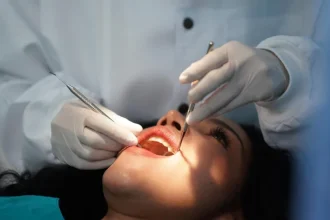 بیماری لثه امکان پذیر خطر سکته مغزی را افزایش دهد_آفتاب شرق 42 بیماری لثه