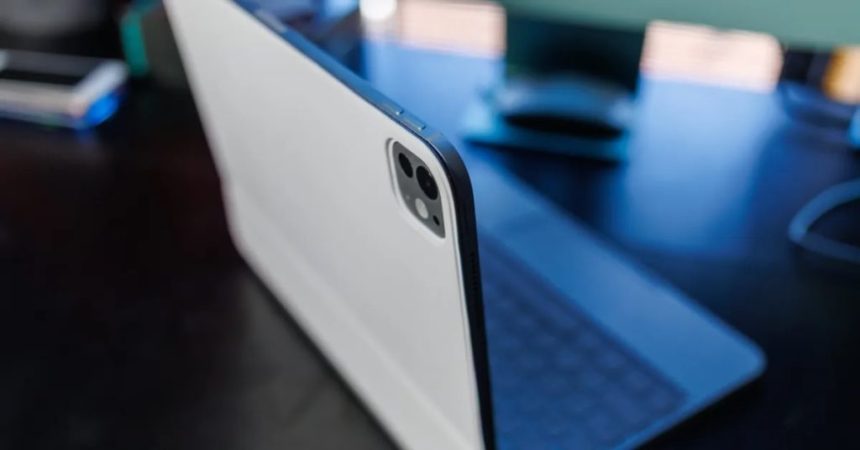 اراعه آیپد تاشو ۱۸ اینچی اپل انگارً تا سال ۲۰۲۹ عقب افتاد_آفتاب شرق 1 آیپد تاشو