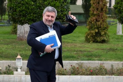 مانع ها مختصری برای از بین بردن فیلترینگ وجود دارد_آفتاب شرق 14 موانع مختصری برای رفع فیلترینگ وجود دارد