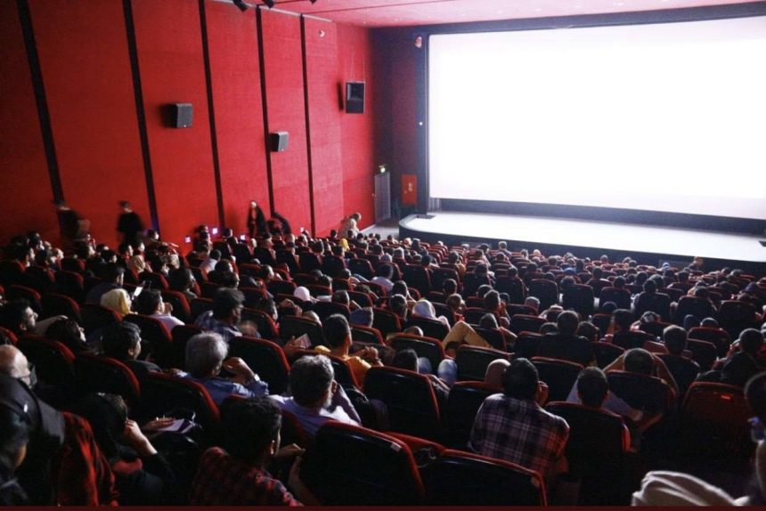 مرور آمار فروش آنلاین بلیت در نیمه اول سال ۱۴۰۴_آفتاب شرق 1 مرور آمار فروش آنلاین بلیت در نیمه اول سال ۱۴۰۴