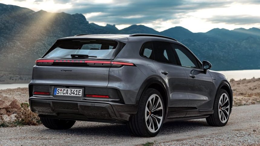 پورشه کاین برقی