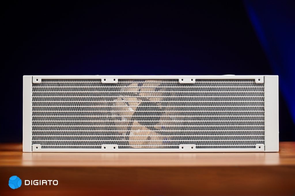 1764160281 68 خنک‌کننده‌ای سفیدپوش برای سیستم‌های گیمینگ و حرفه‌ای آفتاب شرق