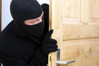 هشدار پلیس به مردم: خانه خود را تبدیل به بانک نکنید/ ویدئو