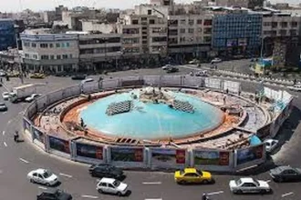 رونمایی از دیوارنگاره جدید میدان انقلاب