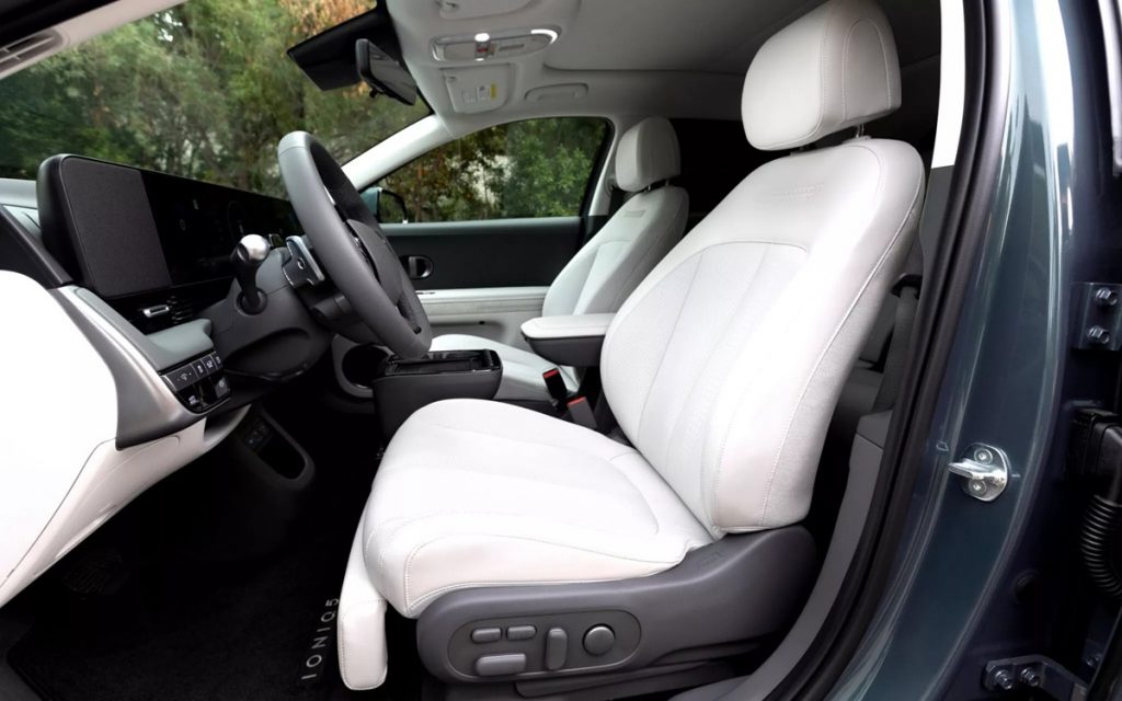 صندلی خودرو