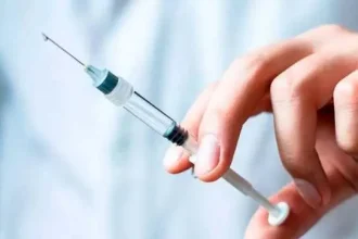 آنفلوآنزای جدید؛ آنچه کسی به شما نمی‌گوید/ یک ویروس‌شناس: ایمنی مردم نسبت به گونه H3N2 کم است/ تعطیلی مدارس و دورکاری توصیه می‌شود