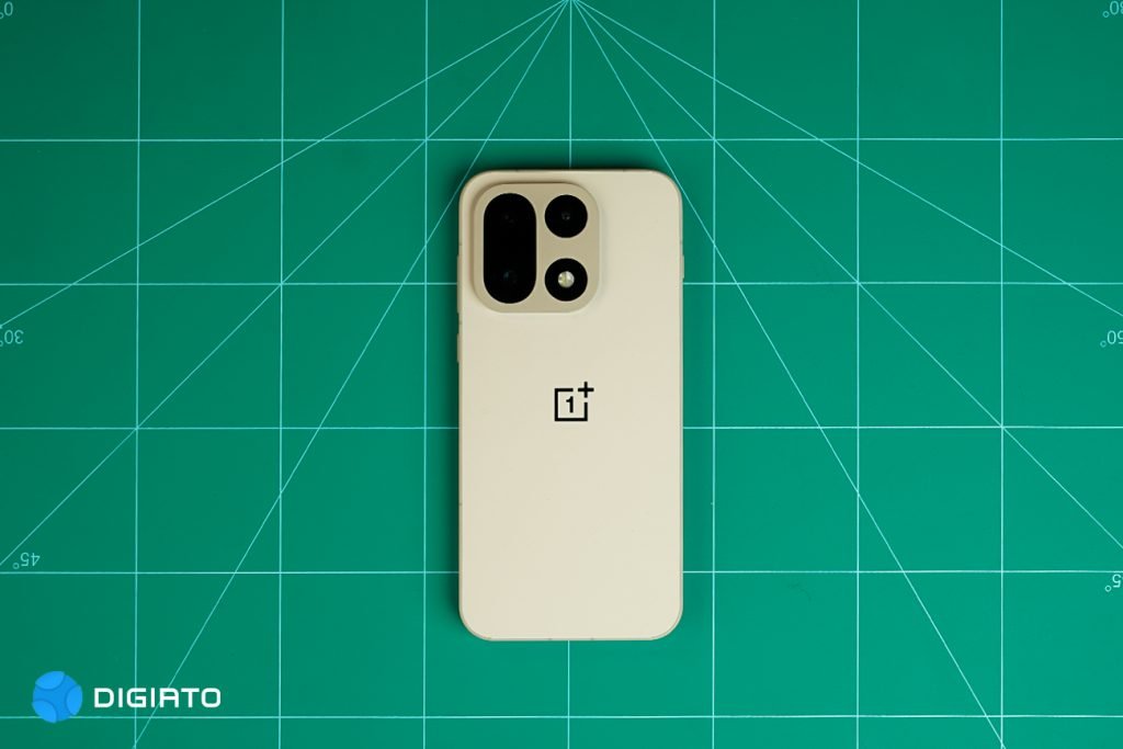 بازدید گوشی OnePlus 15: برگشت یک رقیب کمادعا_آفتاب شرق 65 1765498540 569 بازدید گوشی OnePlus 15 برگشت یک رقیب کمادعا آفتاب شرق