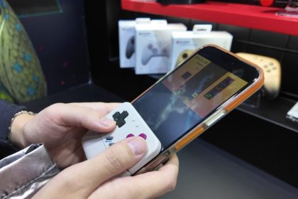 کنترلر Pocket 1 معرفی شد؛ تجربه نوستالژیک Game Boy روی موبایل