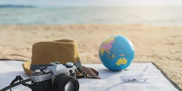 رشد پلتفرم‌های آنلاین و تأثیر آن بر بازار تورهای خارجی