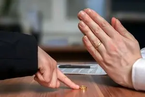 حق طلاق به زنان داده می‌شود؟/ ویدئو