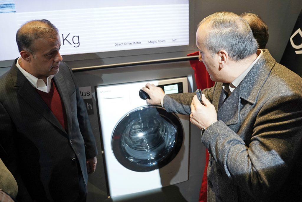 1766704865 675 وجود دوو در نمایشگاه بین‌المللی لوازم خانگی مشهد با محصولات