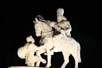 مجسمه گمشده در تهران بالاخره پیدا شد!/ عکس

