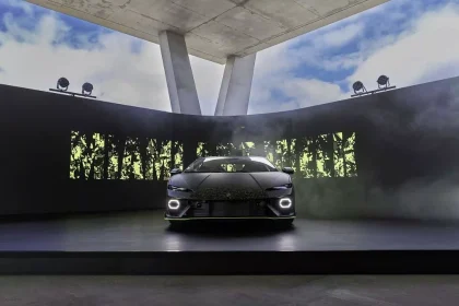 جادوی رنگ در لامبورگینی تمراریو؛ ۳۲۰ ساعت کار دست برای خلق یک شاهکار