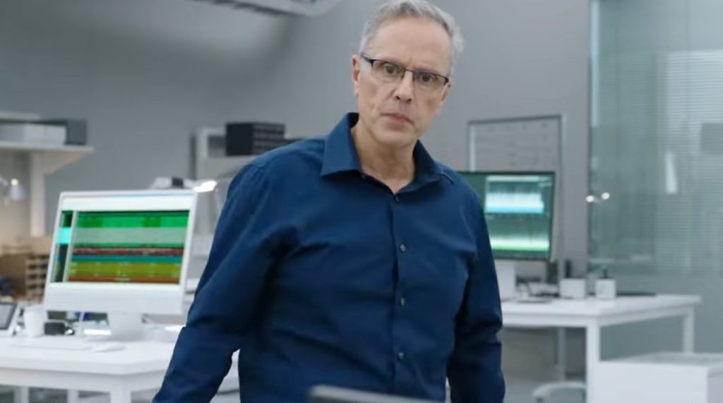 جانی سروجی» (Johny Srouji)، مدیر ارشد فناوری‌های سخت‌افزاری و مغز متفکر پشت تراشه‌های اختصاصی اپل