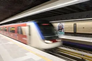 مترو فعلا در ایستگاه بازار تهران مسافرگیری ندارد