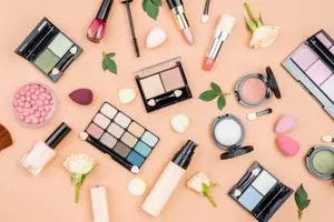 ورود ۳۰ هزار محصول آرایشی به سامانه نسخه‌نویسی